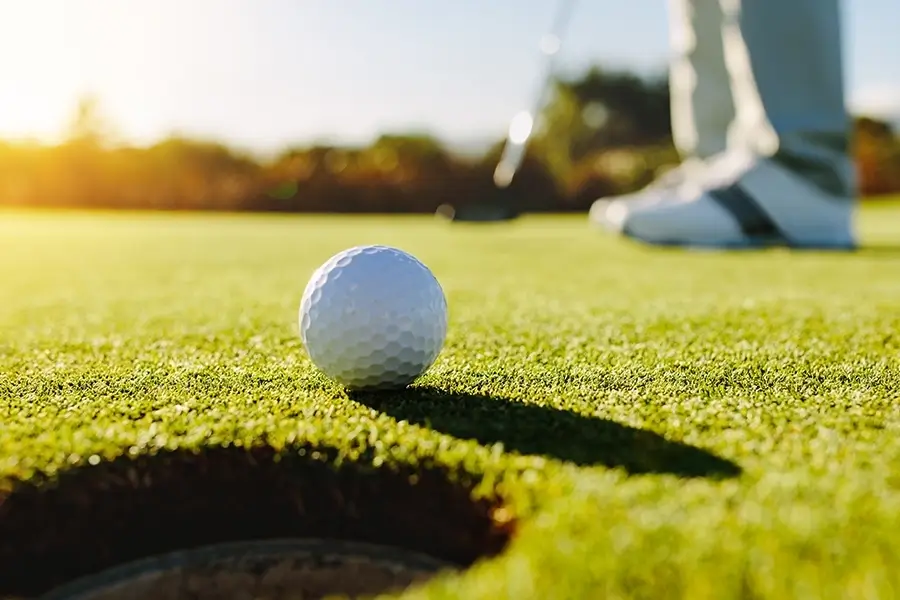 360-teamgeist-Resort-Aktivitaeten-Golf-spielen